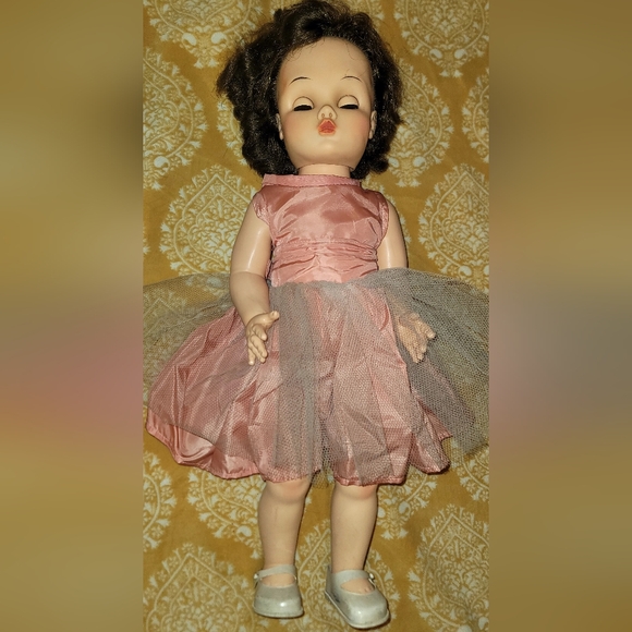 VTG 1950s IDEAL SAUCY WALKER 22" GIRL DOLL w PINK DRESS, BROWN HAIR, BLUE EYES - Picture 2 of 16